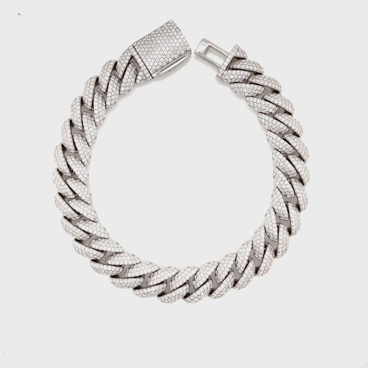 Video of the Miami Bracelet, 925 sterling silver with lab-grown moissanite