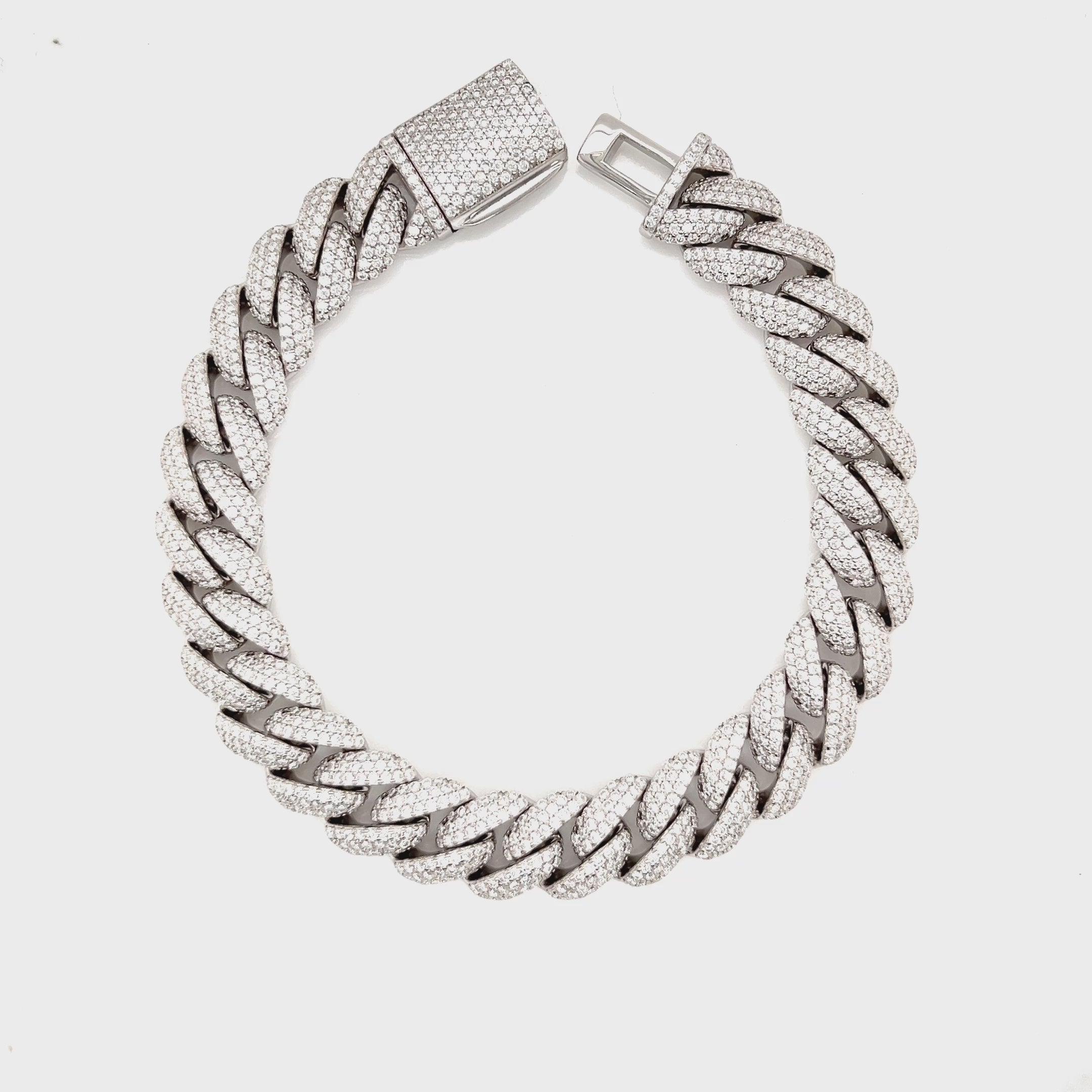 Video of the Miami Bracelet, 925 sterling silver with lab-grown moissanite